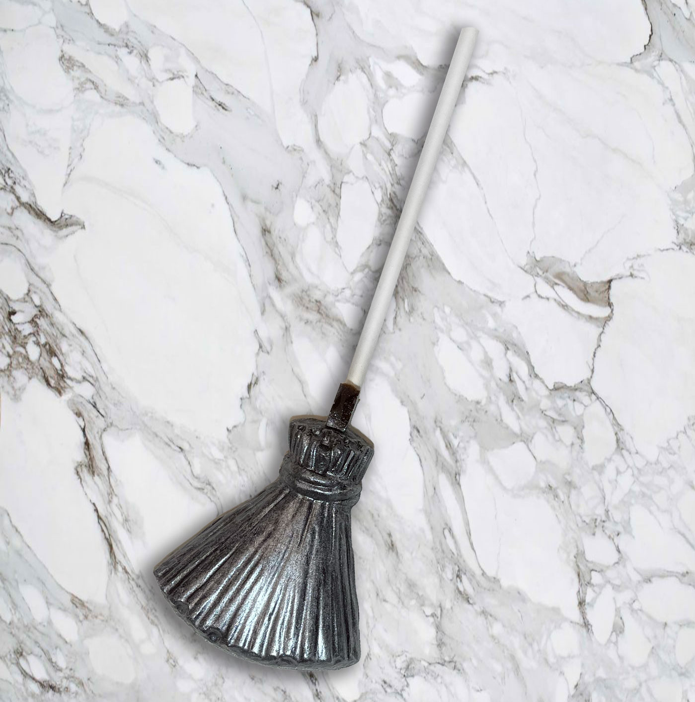 Chocolate broom Dark